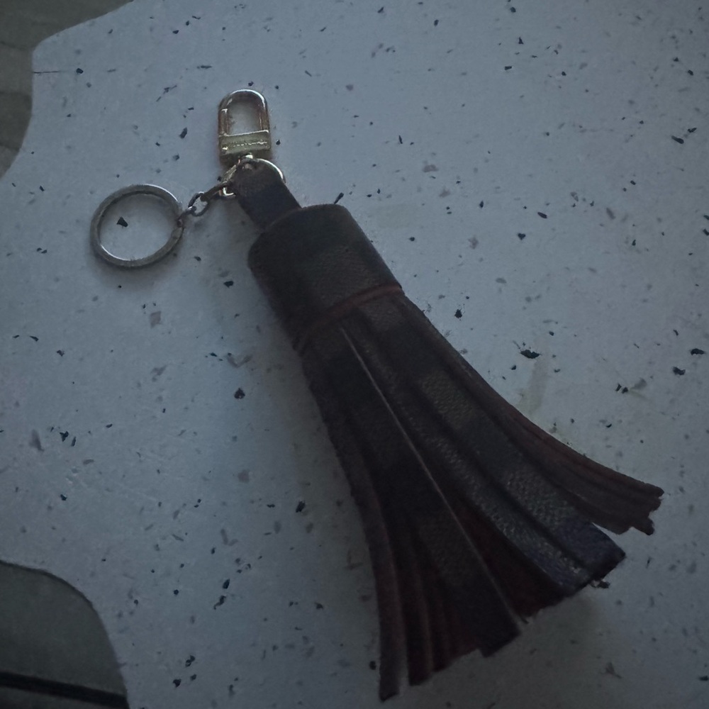 Handbag tassel key charm